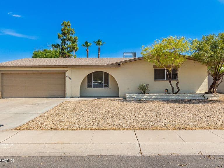 2118 E Carson Drive photo 1