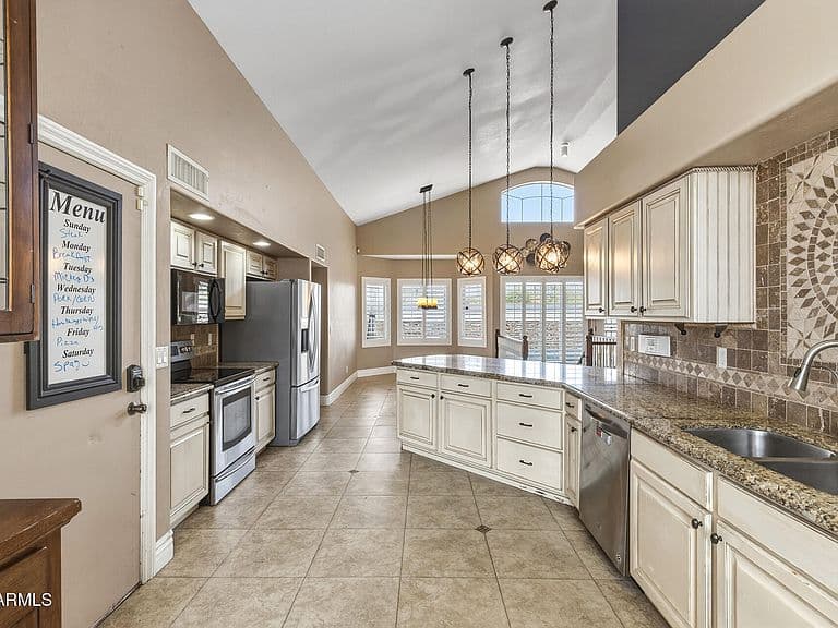 3052 E NORA Street photo 3