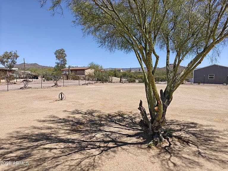 2417 W ROUGHRIDER Road photo 4