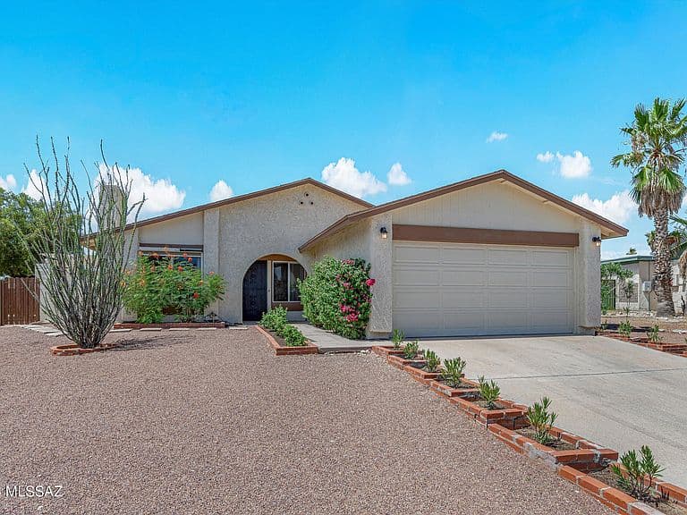 2672 S Black Moon Dr photo 2
