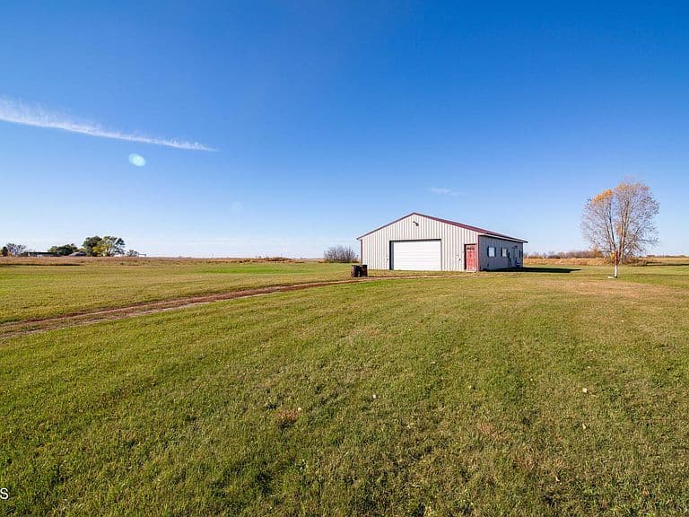 493 Nicollet Ave photo 2