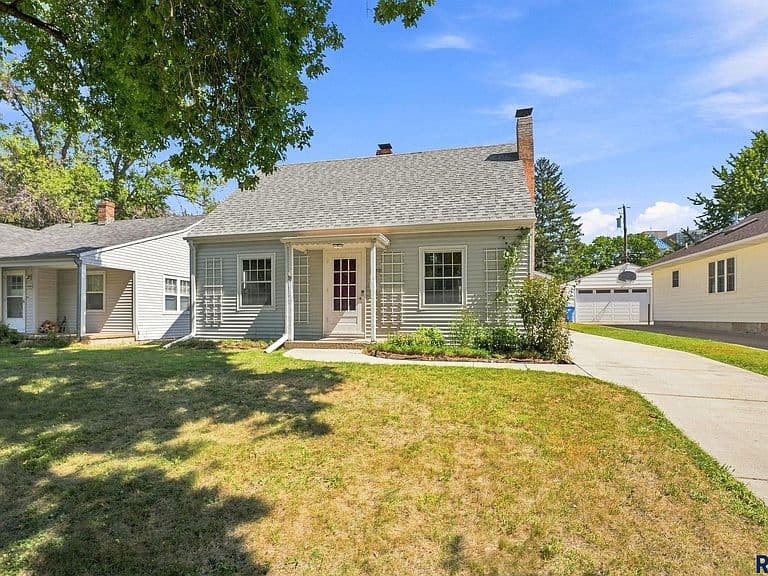 1100 S Glendale Ave photo 1