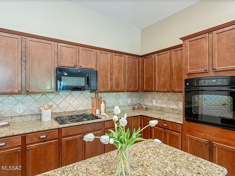 622 W Tremolo Ln photo 4