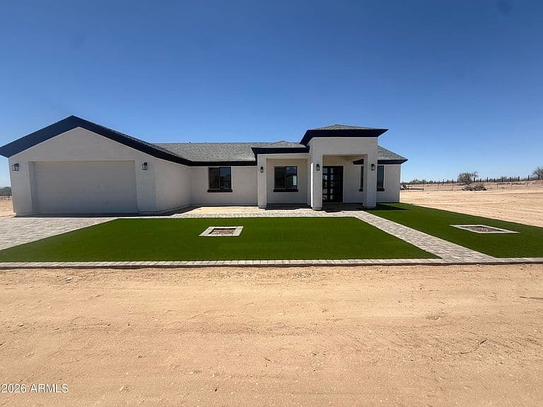 33225 W WILSON Street photo 1