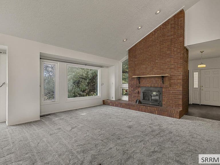11605 S Arlington Dr photo 4