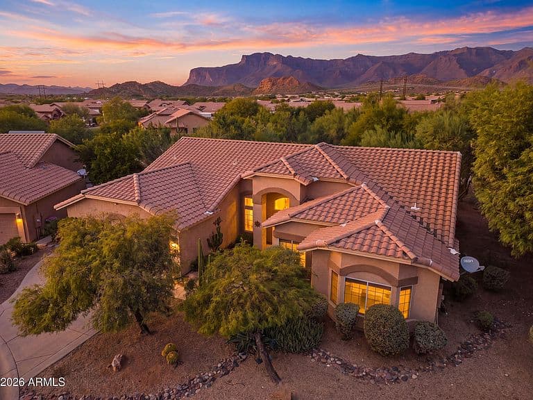 7622 E MENODORA Circle photo 1