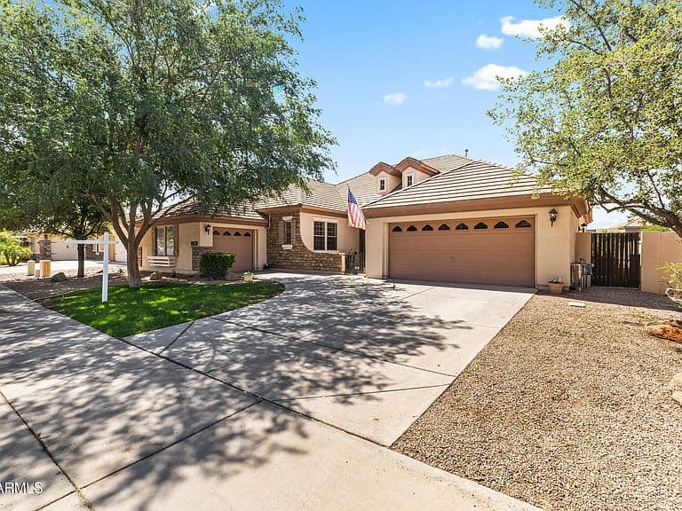 18539 E CARRIAGE Way photo 4