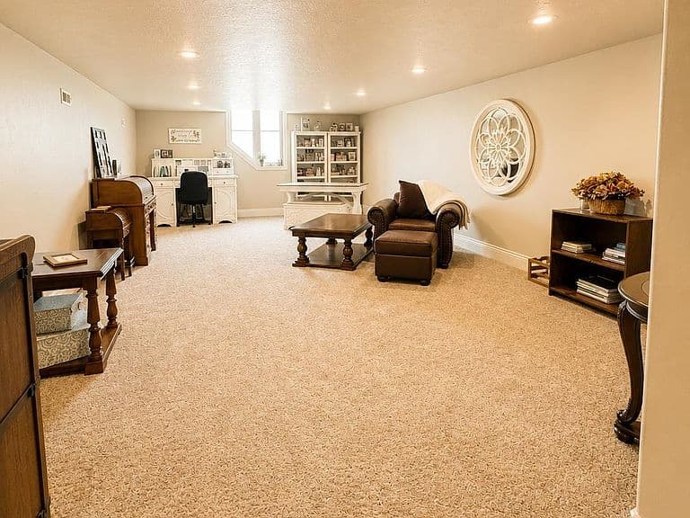 2325 Alexandra Cir photo 2