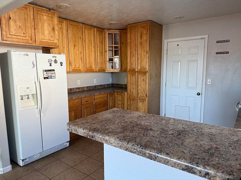 609 Olive Cir photo 4