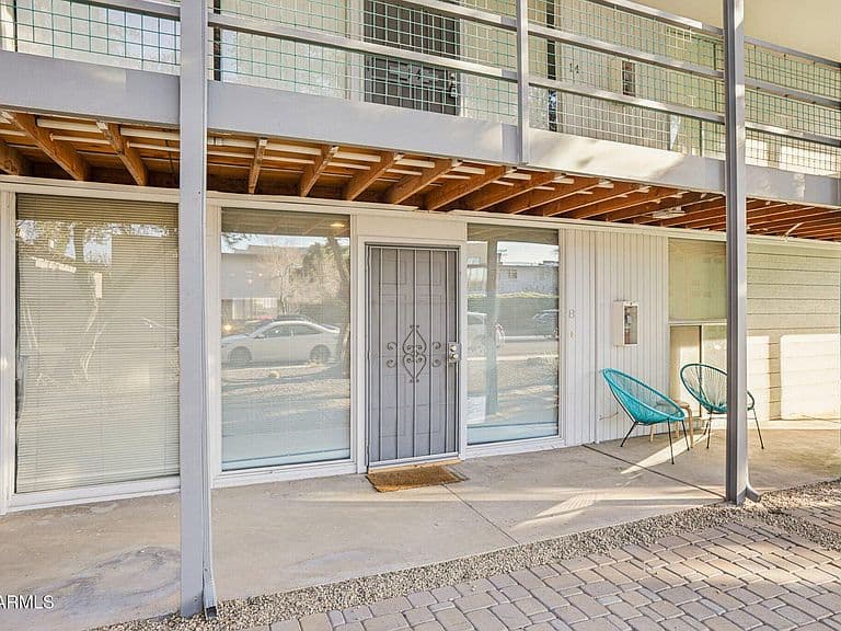 6936 E 4th St APT 8 photo 3