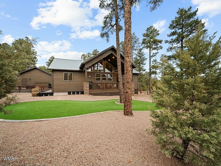 120 N Retreat Dr photo 1