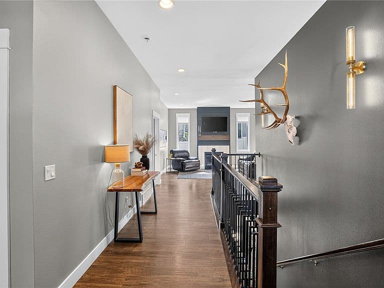 3128 Peregrine Ln photo 3