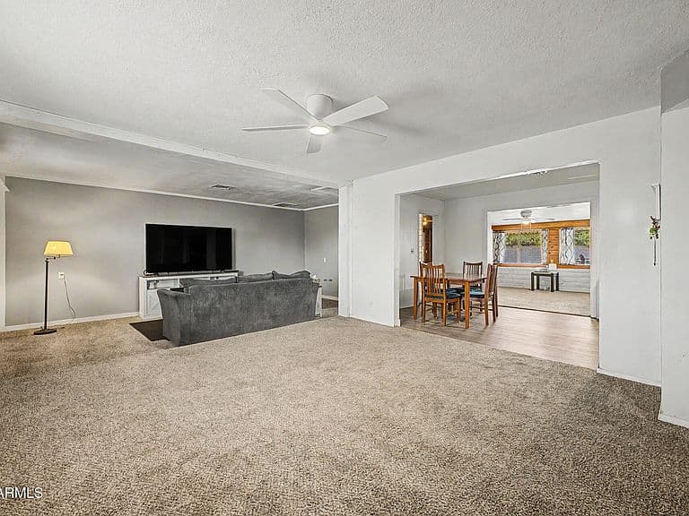 10202 E JONES Avenue photo 5