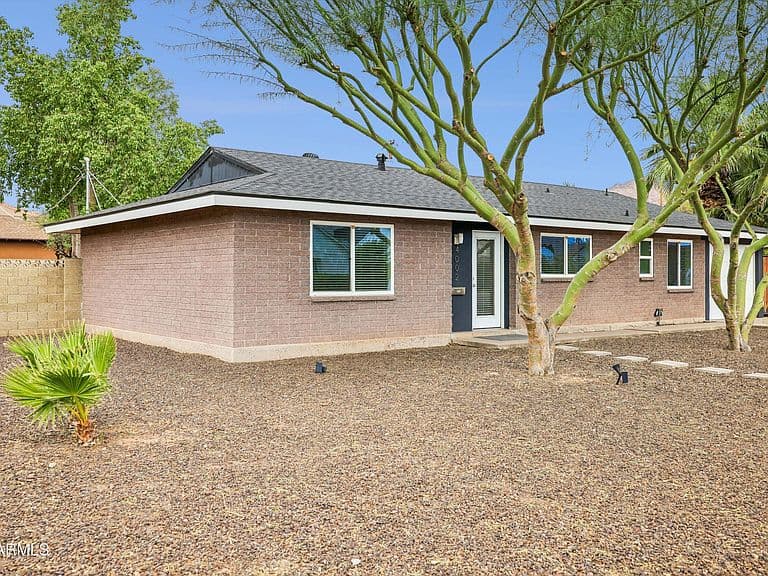 4002 E DEVONSHIRE Avenue photo 5