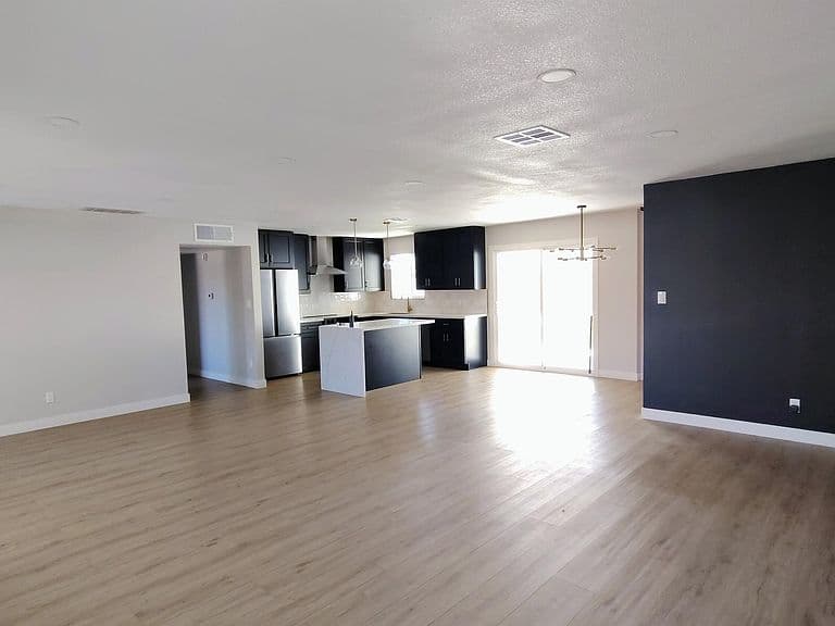 313 E FILLMORE Street photo 4