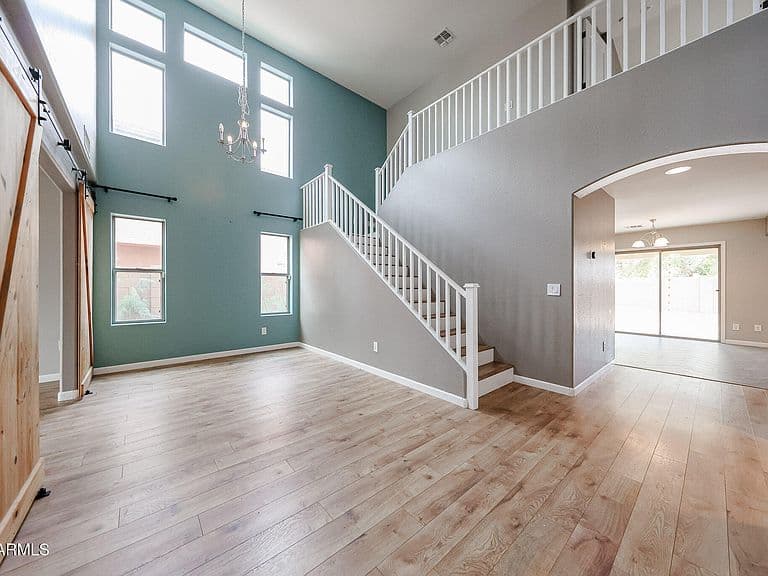 24885 W WAYLAND Drive photo 4
