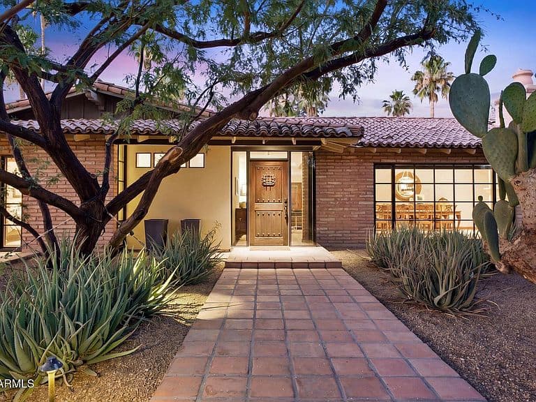 7501 E PALO VERDE Drive #4 photo 1