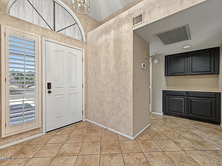 21019 N DESERT SANDS Drive photo 5