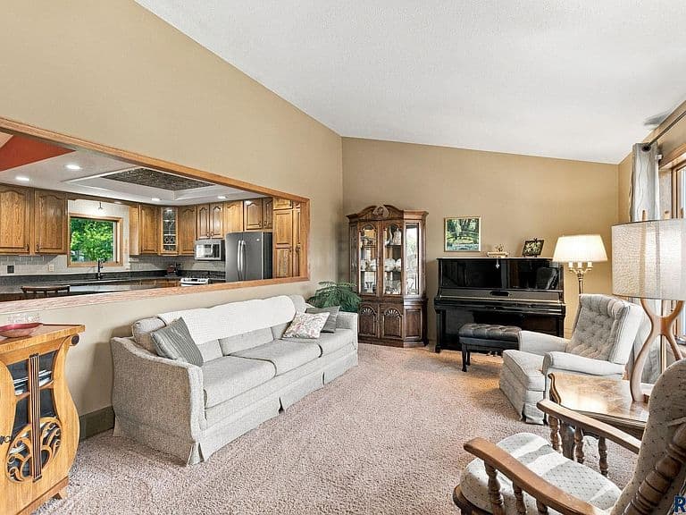 3304 E Marson Dr photo 2