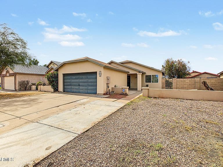 7354 N 69TH Avenue photo 2
