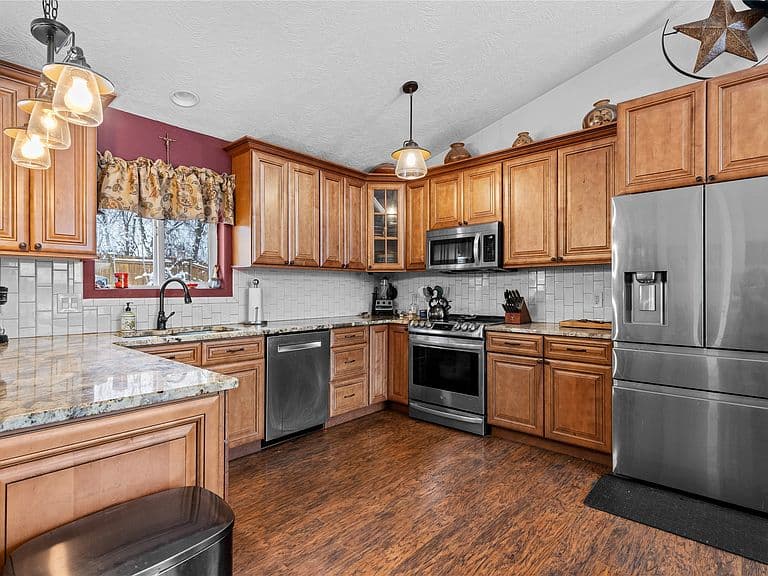 141 Beargrass Ln photo 4