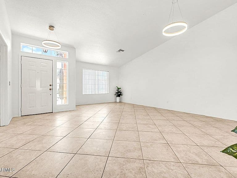 2922 E HERMOSA VISTA Drive photo 4