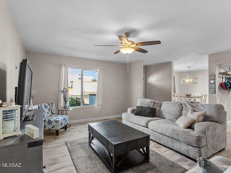 2166 S Calle Polar photo 1