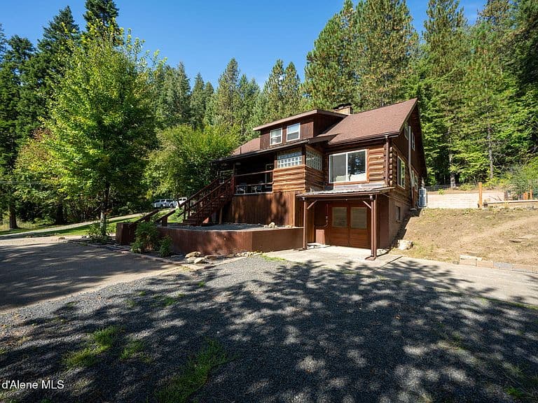 1034 Saint Joe River Rd photo 3