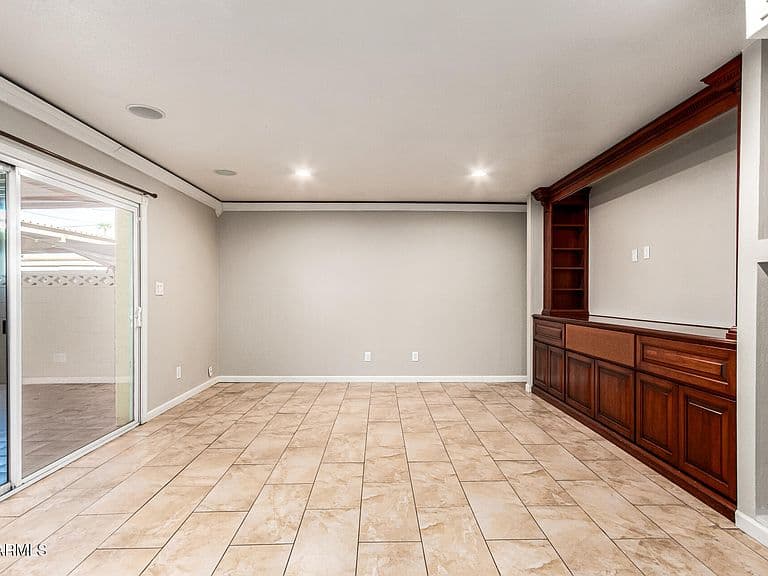 8564 E MCDONALD Drive photo 4