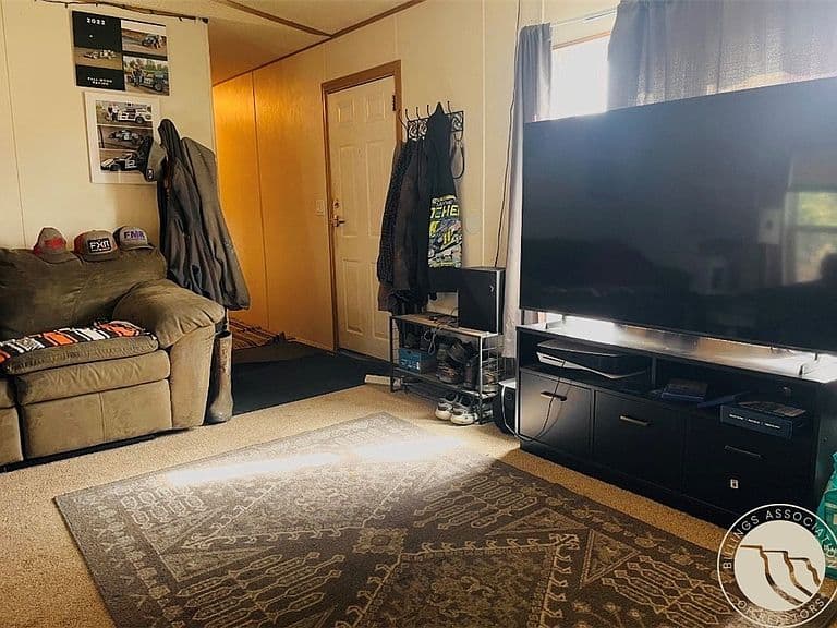 1016 Mirco Cir photo 4