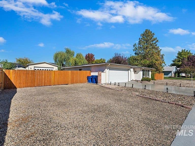 3854 S Rushmore Way photo 4