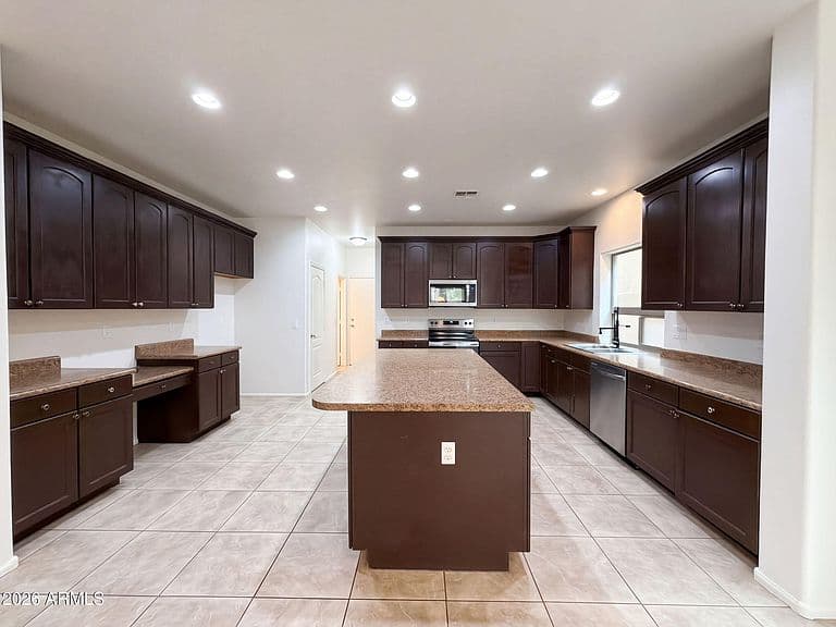 41096 W NOVAK Lane photo 2