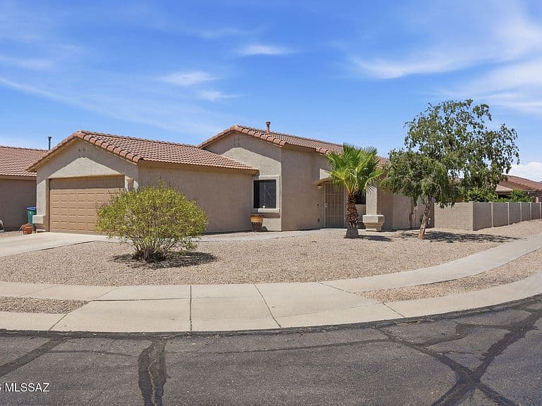 6574 W Blythe Pl photo 1
