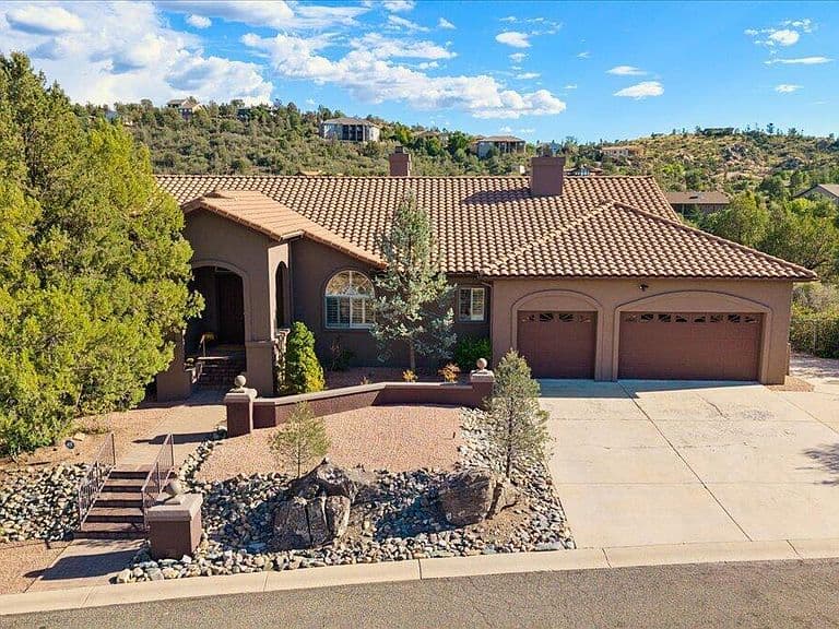 3305 CHARLA Drive photo 1