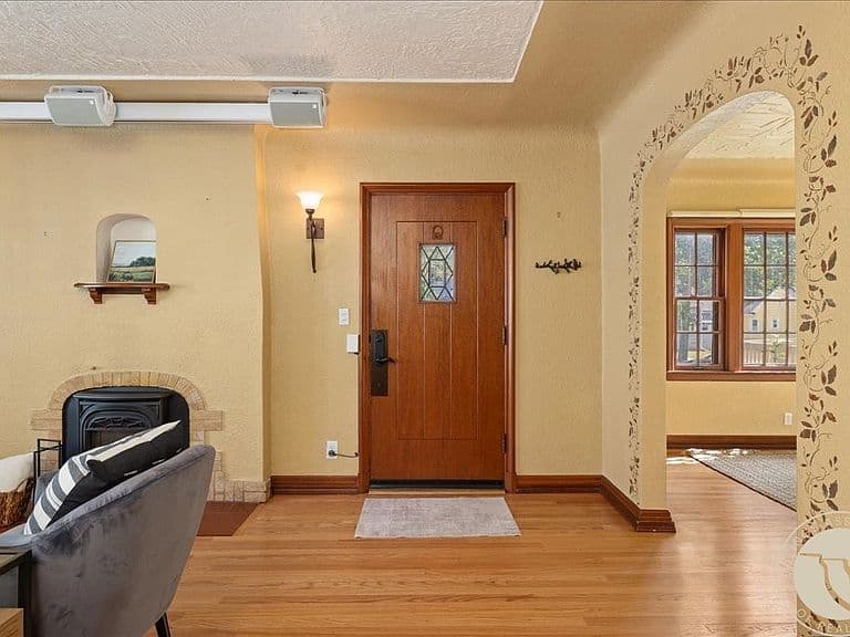 2328 Elm St photo 5