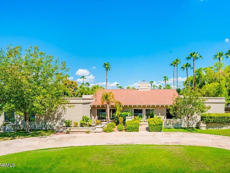 5402 E CHOLLA Street photo 1