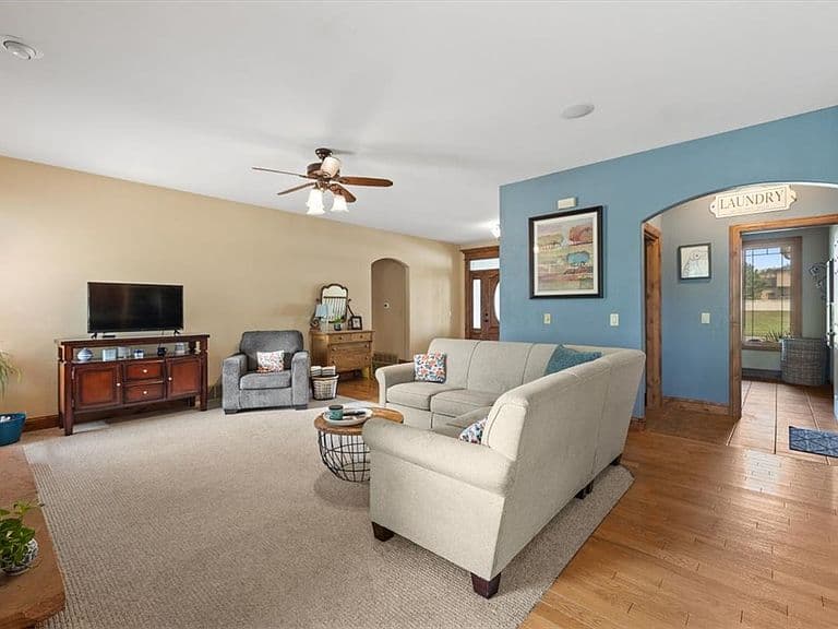 6286 Ironwood Dr photo 5