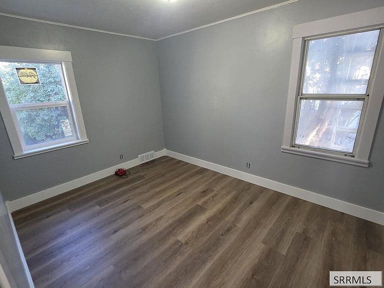 810 Crestmont Ave photo 4