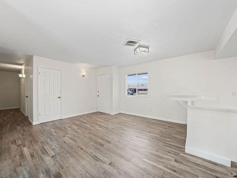 2673 S Mary Ave photo 4