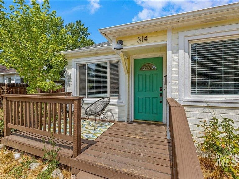 314 W Linden St photo 2