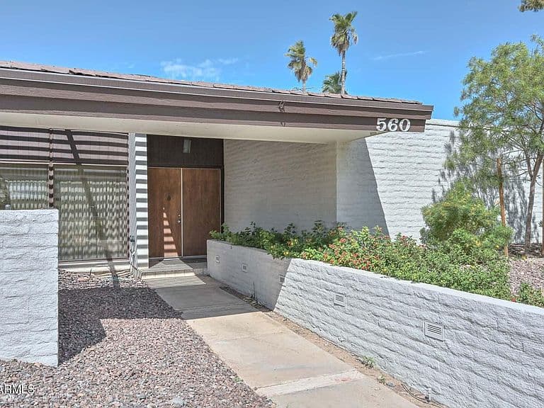 560 E CAMPINA Drive photo 3