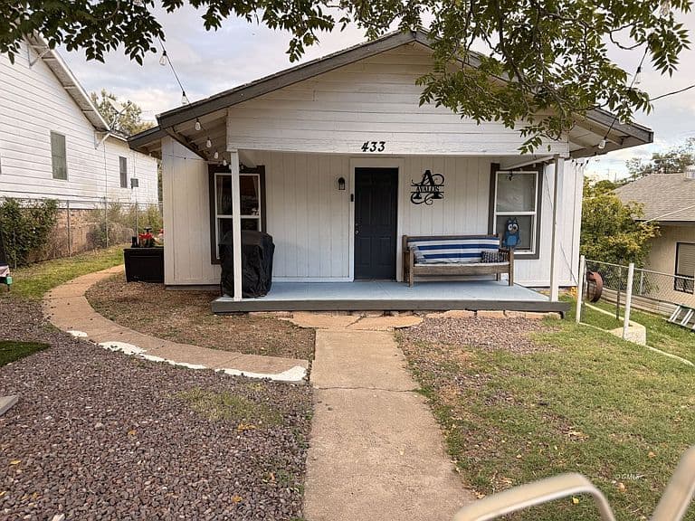 433 S 5th St photo 1