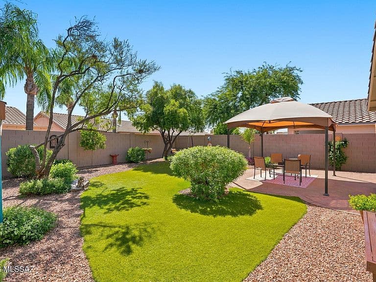 2639 W Desert Bluffs Ct photo 3