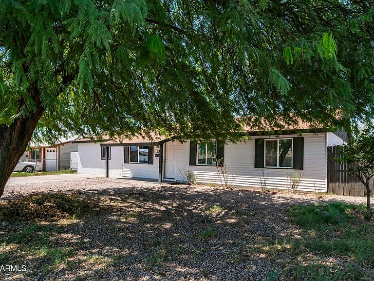 1834 N 63RD Avenue photo 3