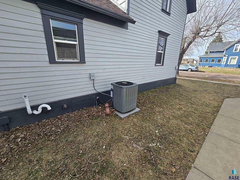 232 N Nesmith Ave photo 5