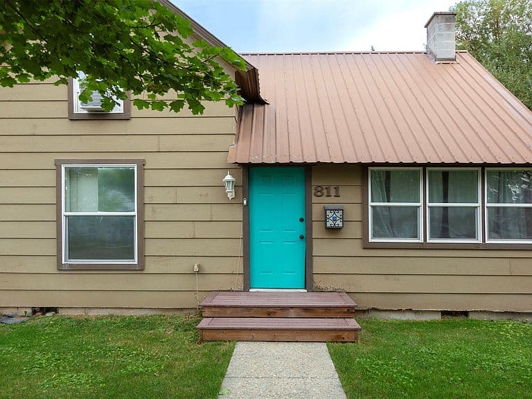 811 6th Ave W photo 5