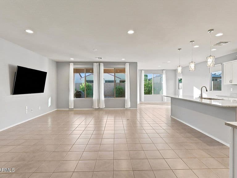 7280 W CACTUS WREN Way photo 4