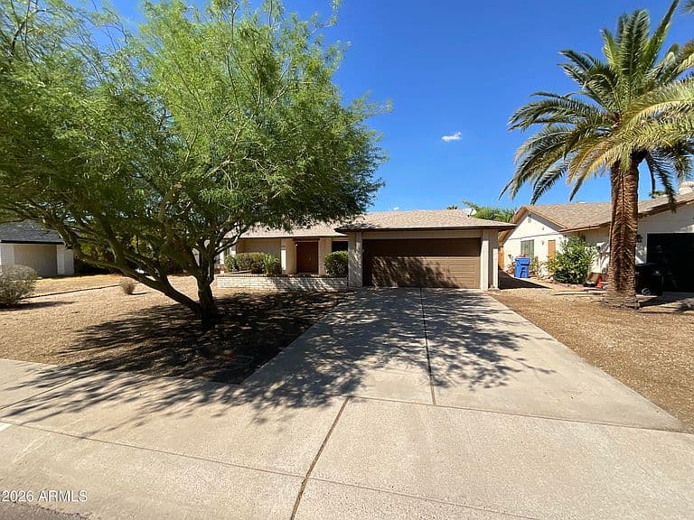 4038 W MERCER Lane photo 1