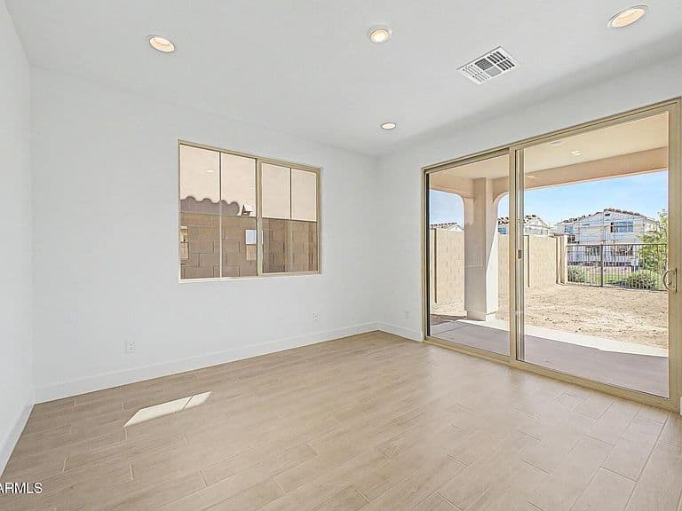 21509 E TIMBERLINE Road photo 5