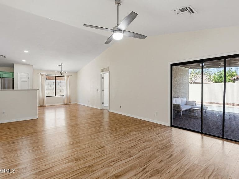 15234 W POLK Street photo 4